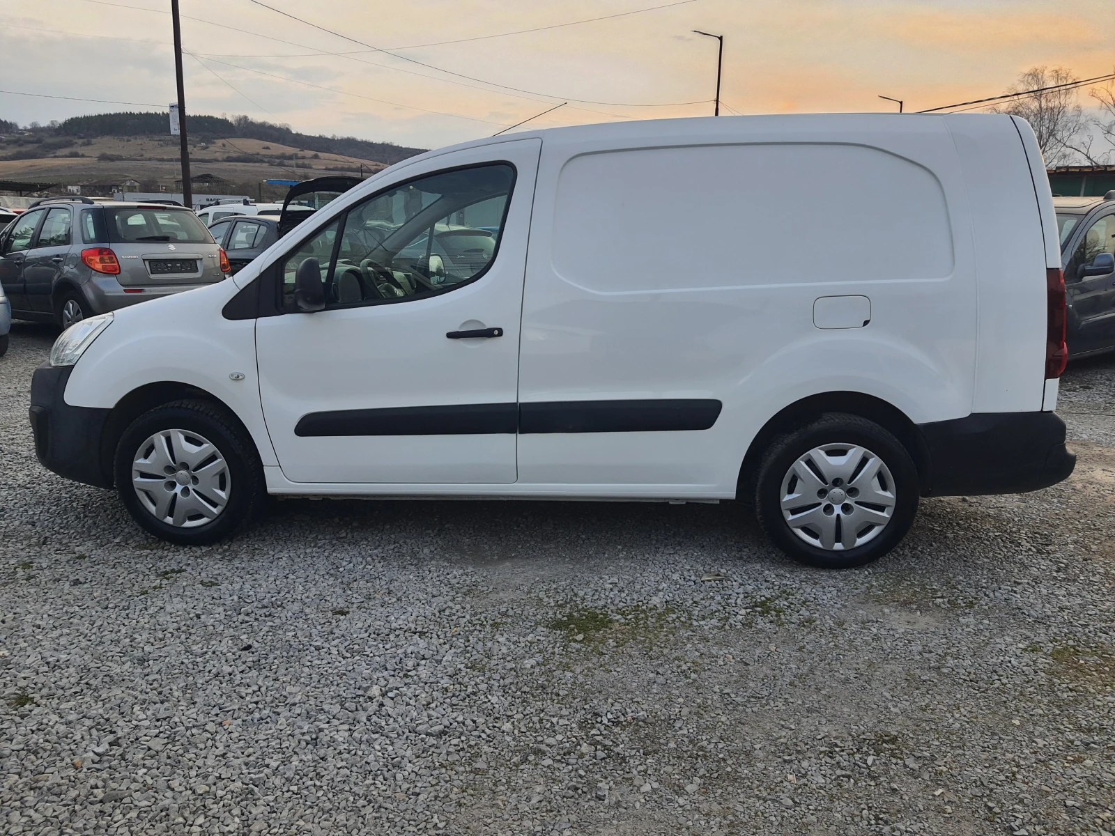 Citroen Berlingo 1.6hdi MAXI, снимка 7 - Автомобили и джипове - 53877271