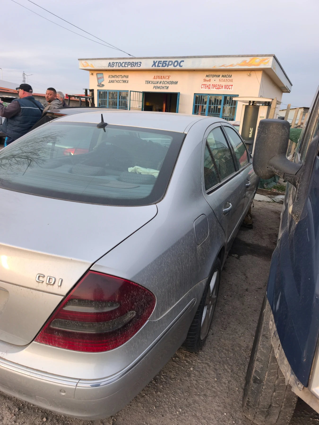 Mercedes-Benz E 270, снимка 3 - Автомобили и джипове - 53917278