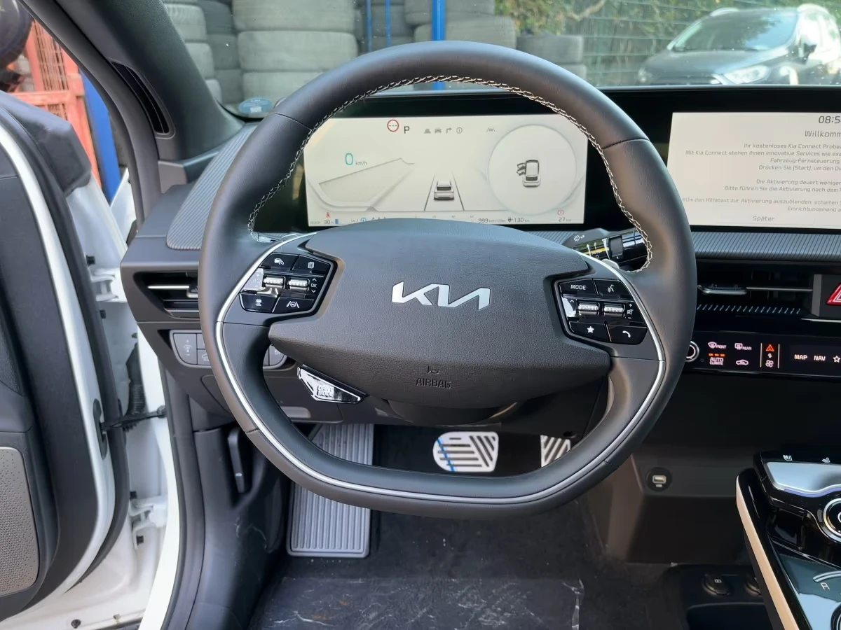 Kia EV6 ELECTRIC/GT/77KWH/325HP/ACC/LED/360/NAVI/175h, снимка 8 - Автомобили и джипове - 53977665
