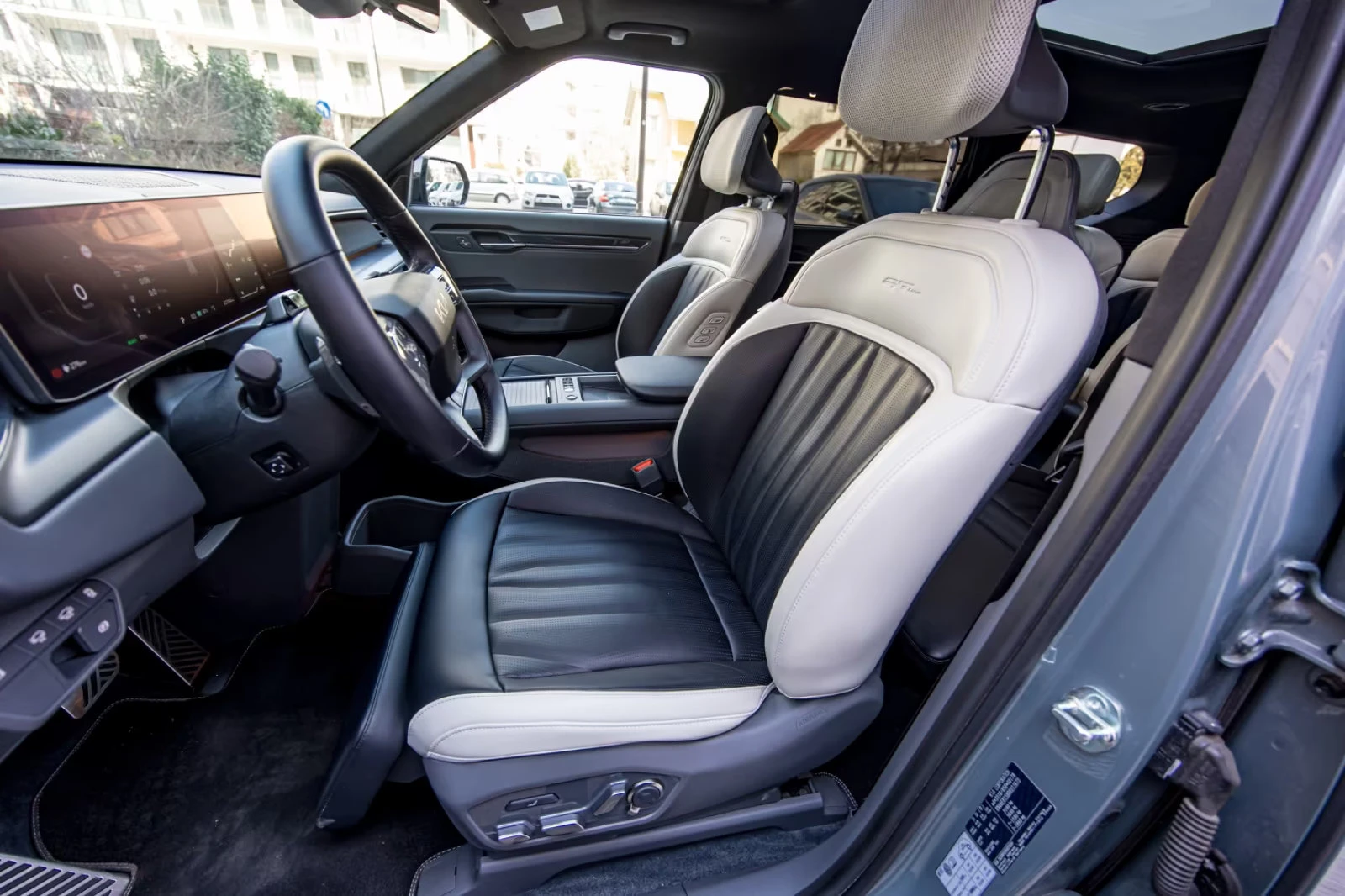 Kia EV9 GT/385HP/LAUNCH-EDITITON/PANO/360/ACC/4X4/7S/203z, снимка 11 - Автомобили и джипове - 53984134