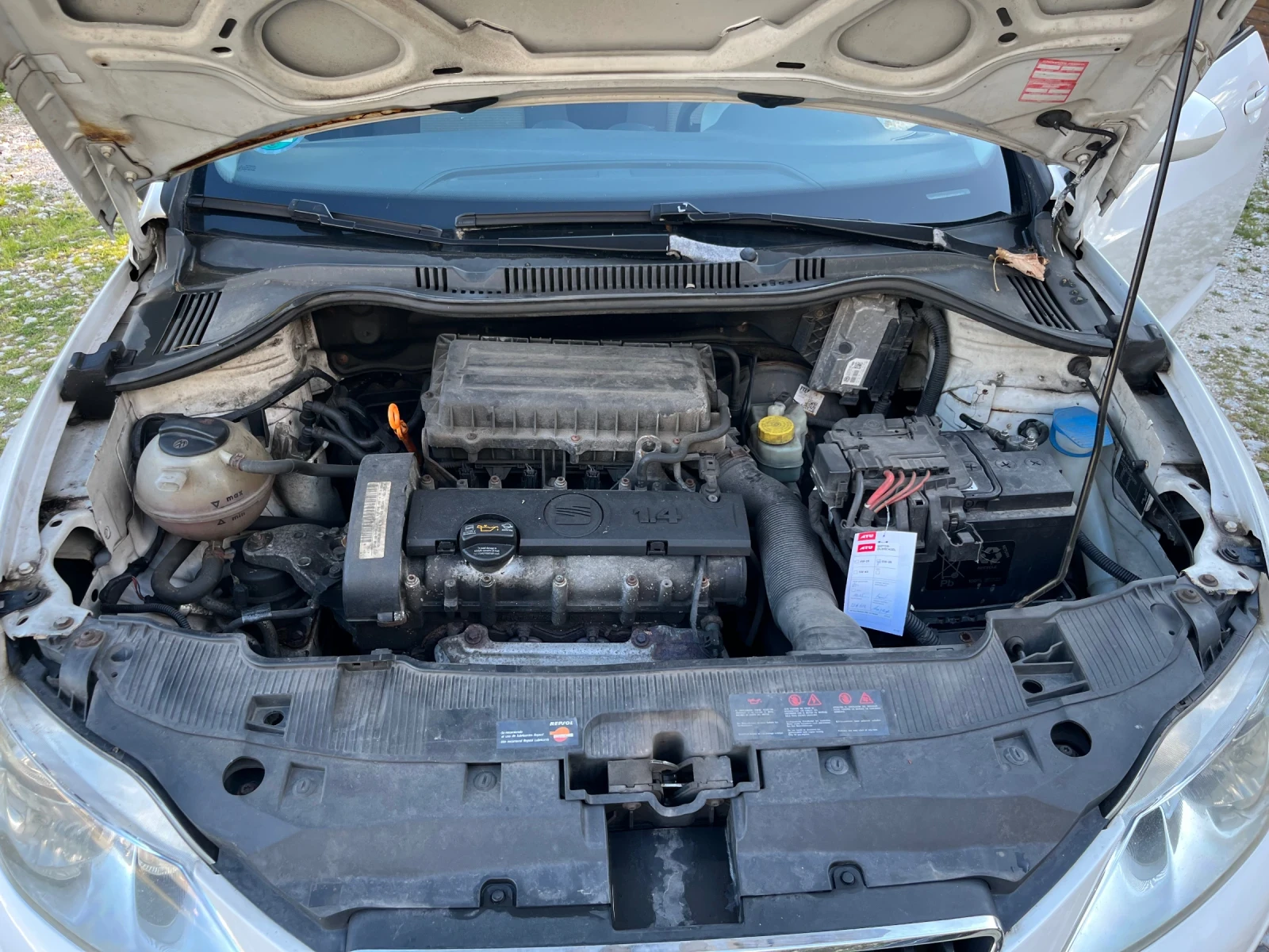 Seat Ibiza 1.4i, снимка 6 - Автомобили и джипове - 54598080