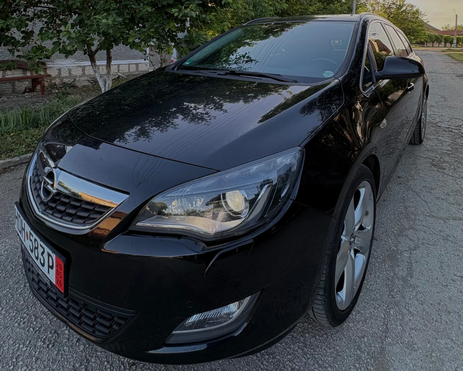 Opel Astra Facelift Cosmo, снимка 6 - Автомобили и джипове - 54715669