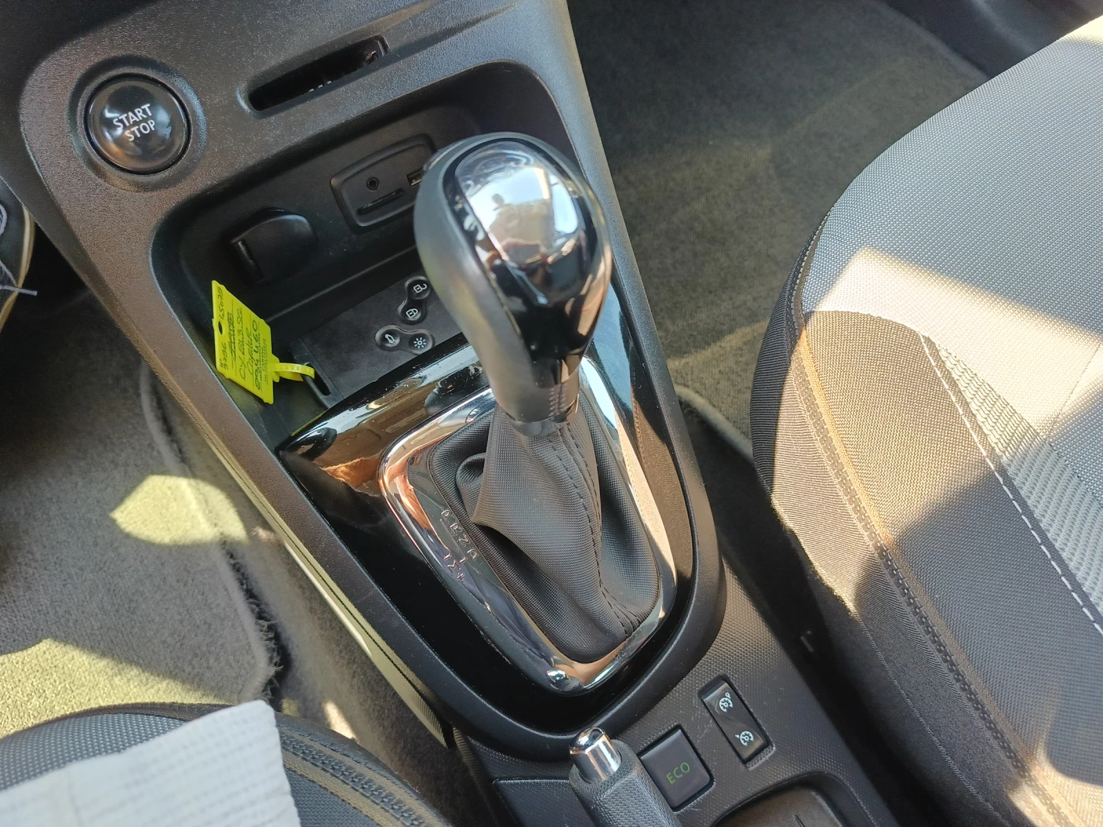 Renault Captur 1.5dci Автоматик , снимка 12 - Автомобили и джипове - 55711020