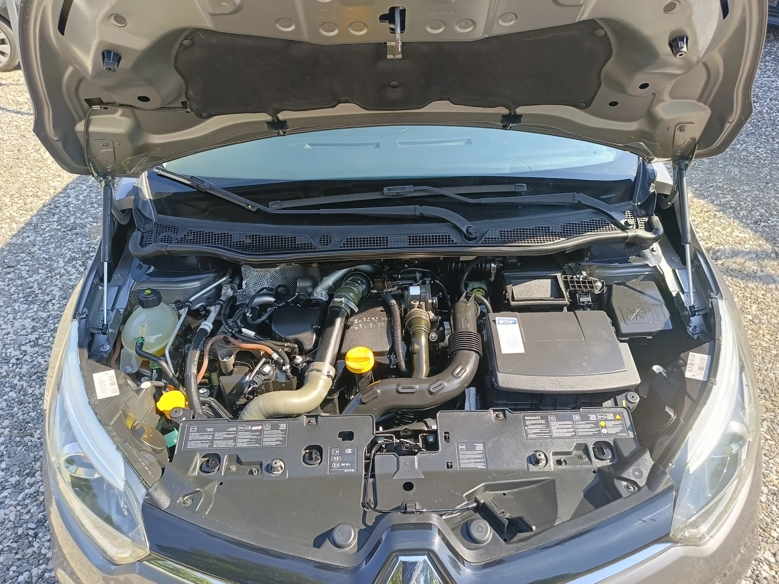 Renault Captur 1.5dci Автоматик , снимка 17 - Автомобили и джипове - 55711020