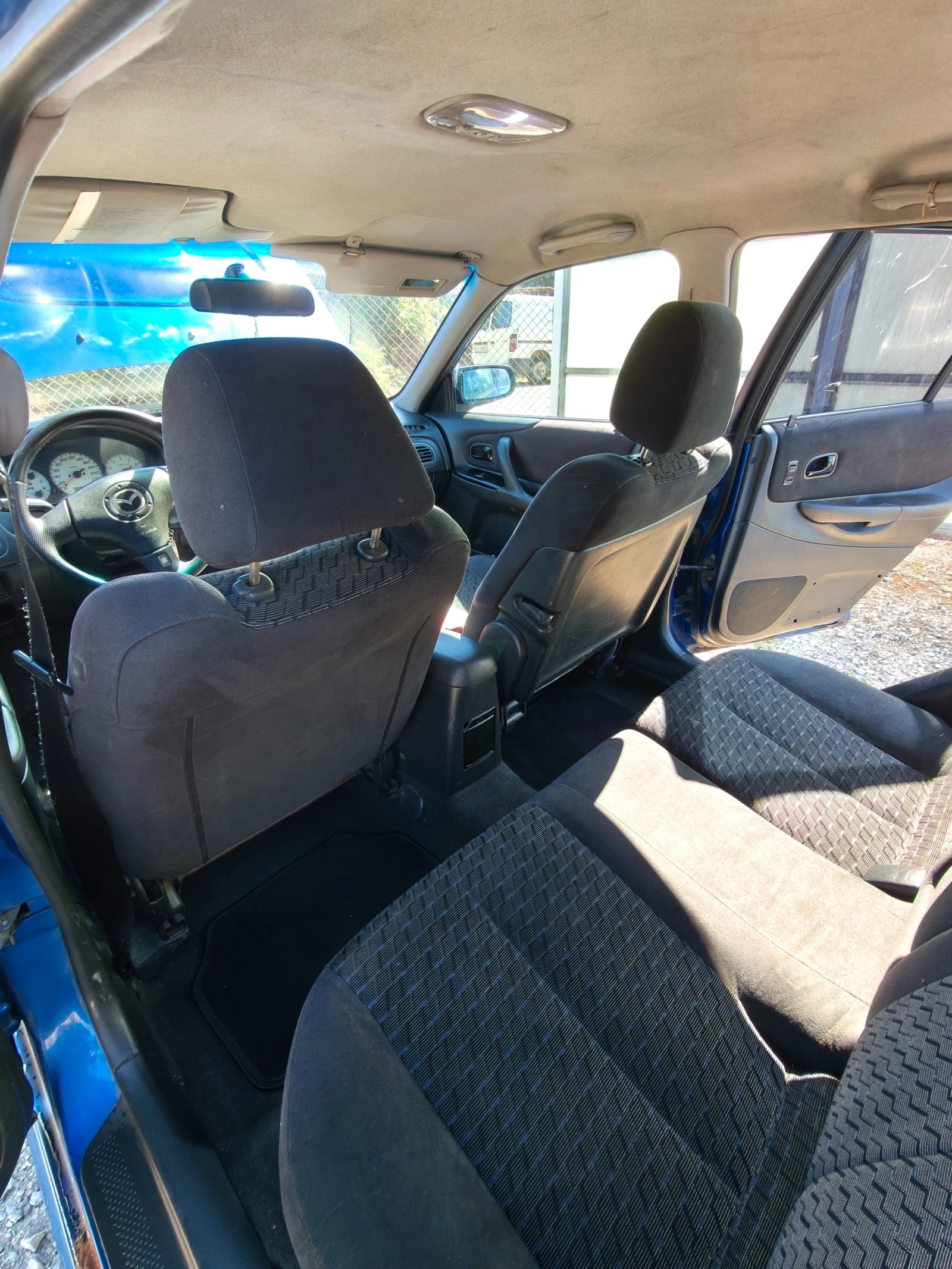 Mazda 323 sportive, снимка 4 - Автомобили и джипове - 56085858