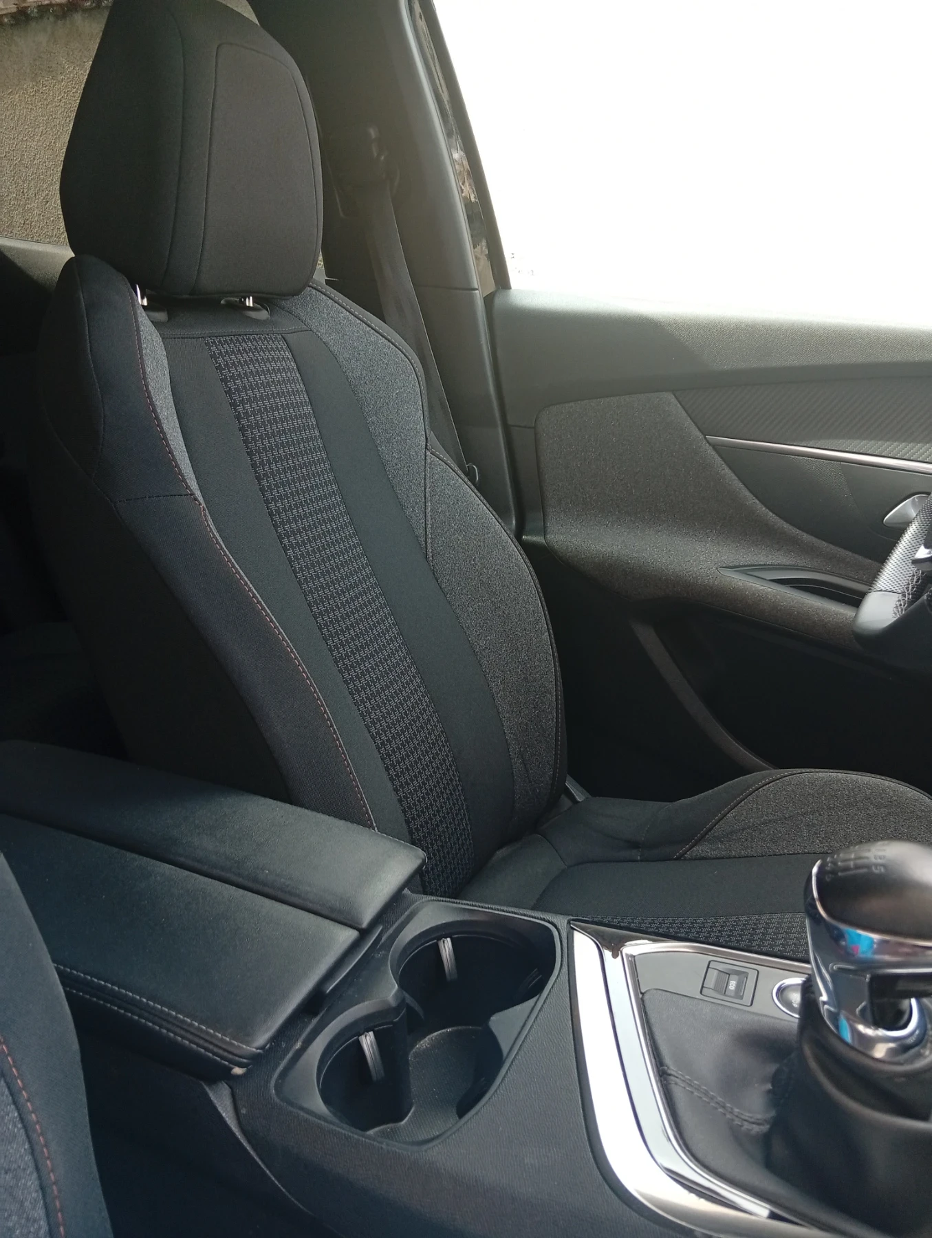 Peugeot 3008 1.5 HDI, снимка 12 - Автомобили и джипове - 56155649