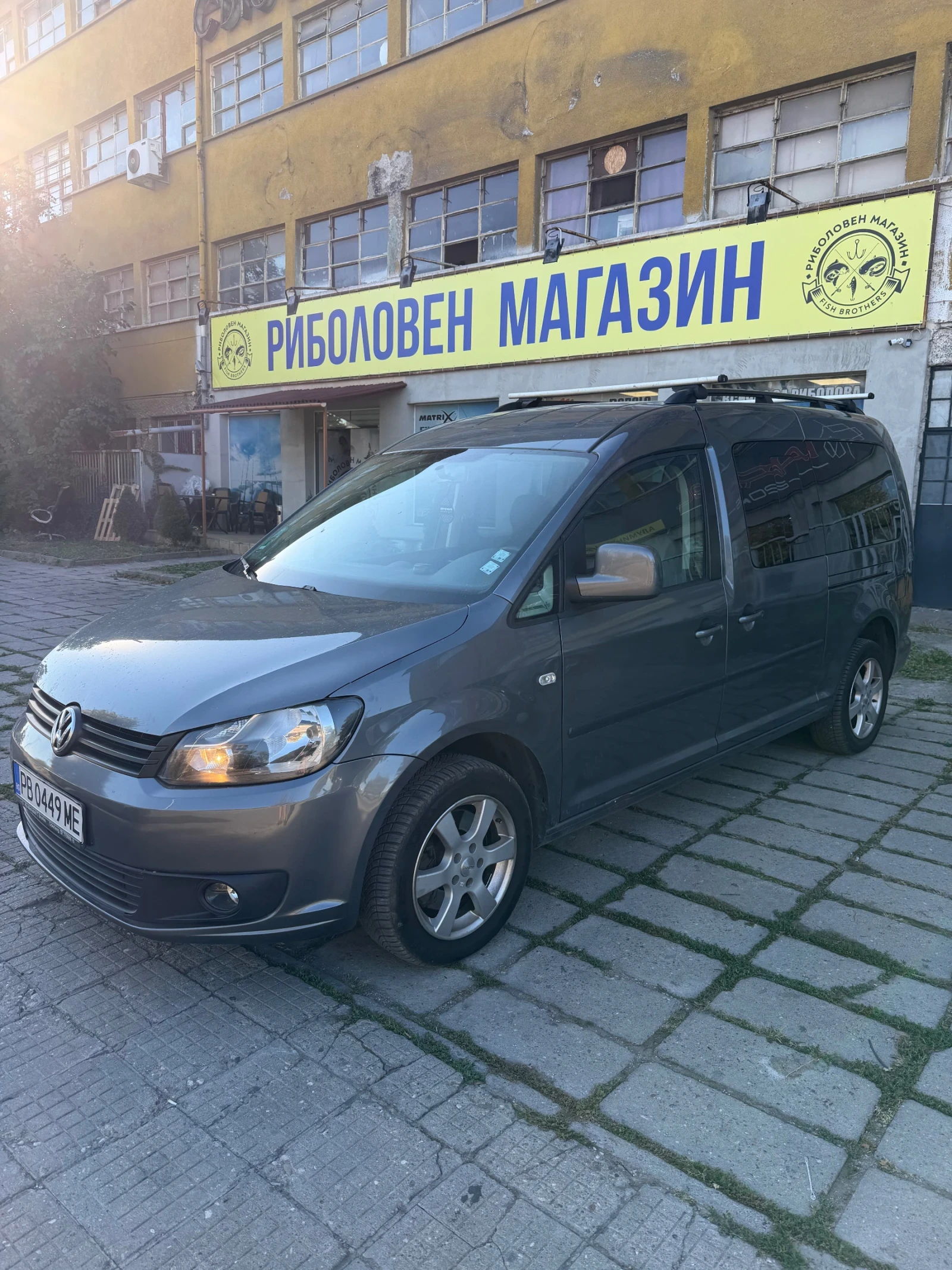 VW Caddy, снимка 8 - Автомобили и джипове - 56205190