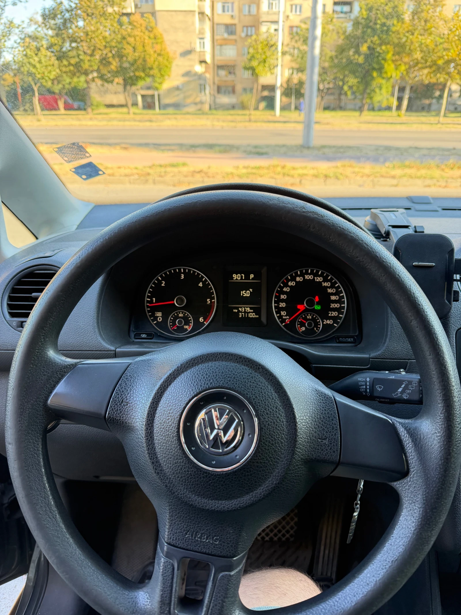 VW Caddy, снимка 12 - Автомобили и джипове - 56205190
