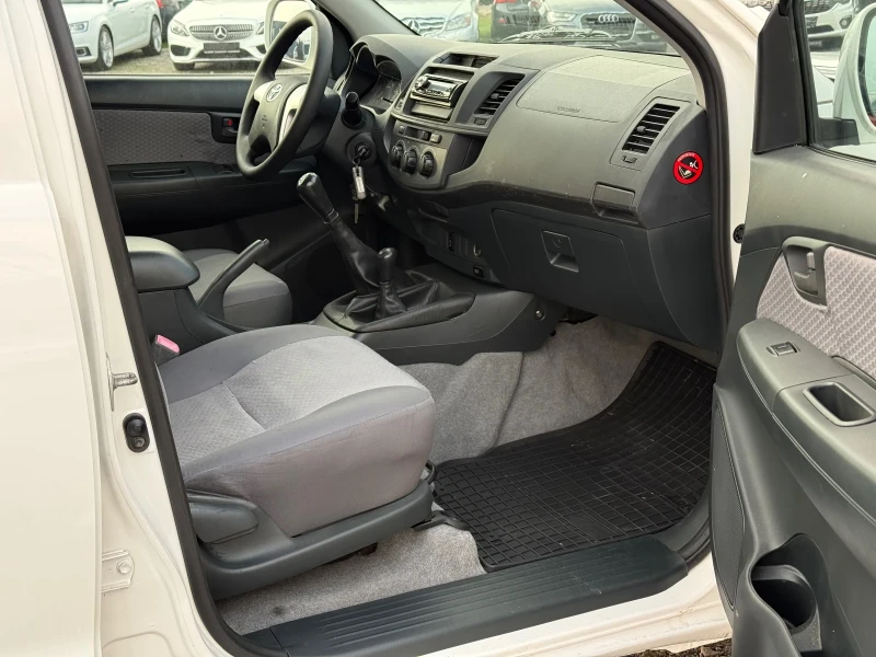 Toyota Hilux 2.5D-4D 145к.с * Климатик* * 4х4* , снимка 12 - Автомобили и джипове - 52698230