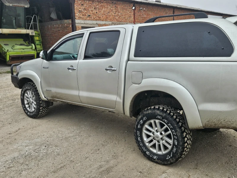 Toyota Hilux, снимка 4 - Автомобили и джипове - 53185669