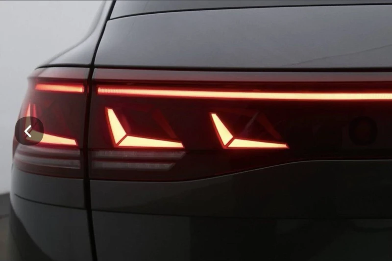 VW Touareg 3.0 TDI  R-Line, снимка 11 - Автомобили и джипове - 53283767