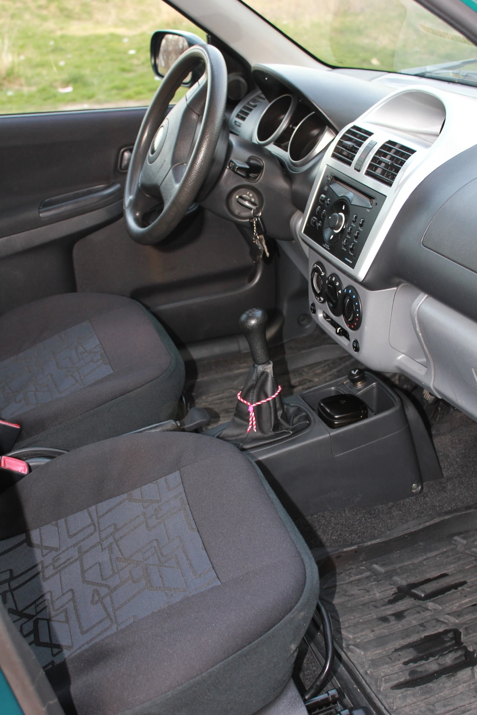 Suzuki Ignis 44 , 1.5  | Mobile.bg   11