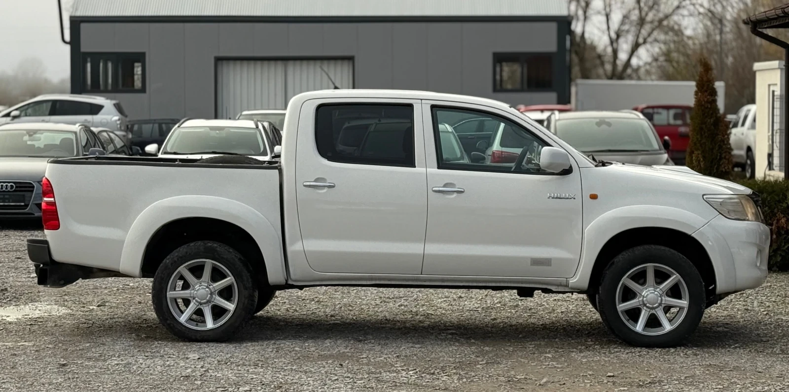 Toyota Hilux 2.5D-4D 145к.с * Климатик* * 4х4*  - изображение 8