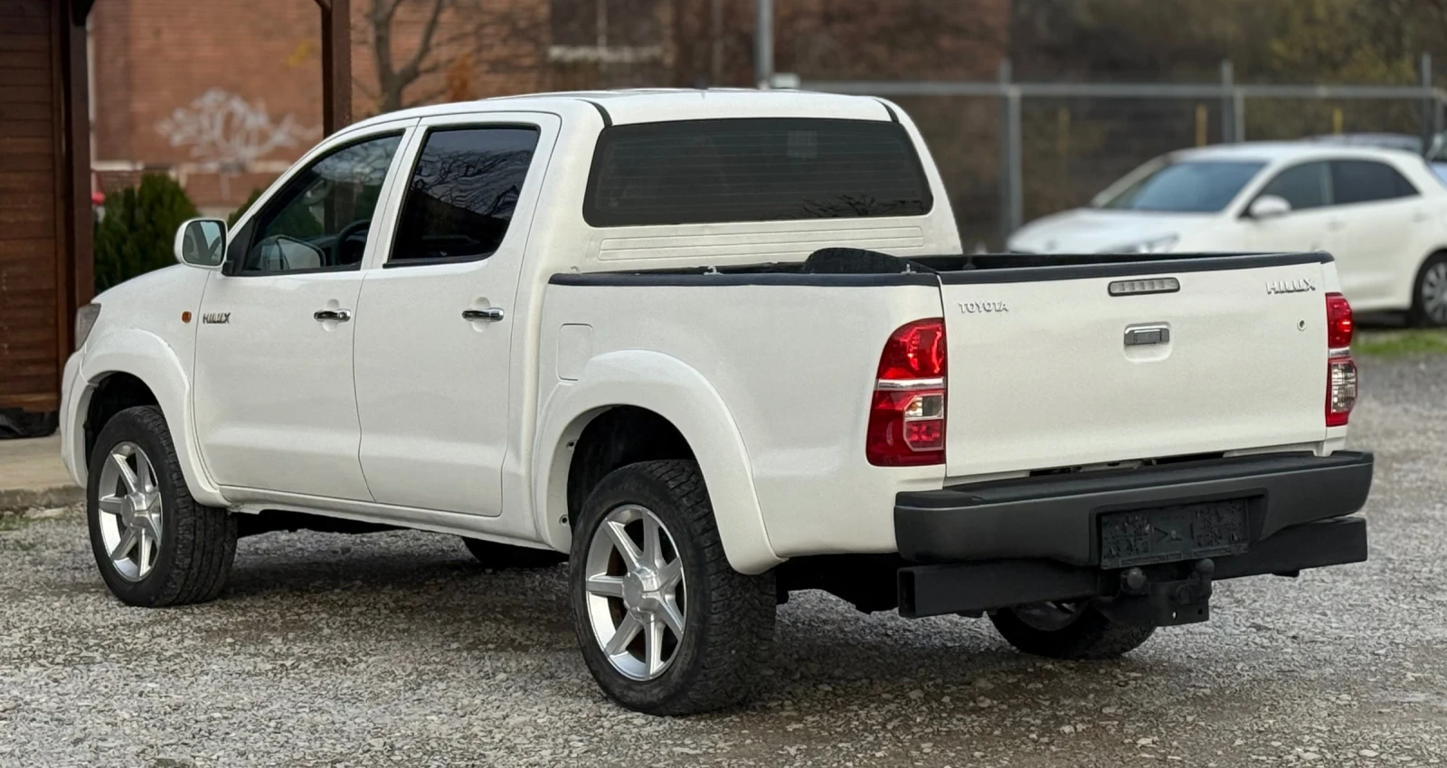 Toyota Hilux 2.5D-4D 145к.с * Климатик* * 4х4*  - изображение 4