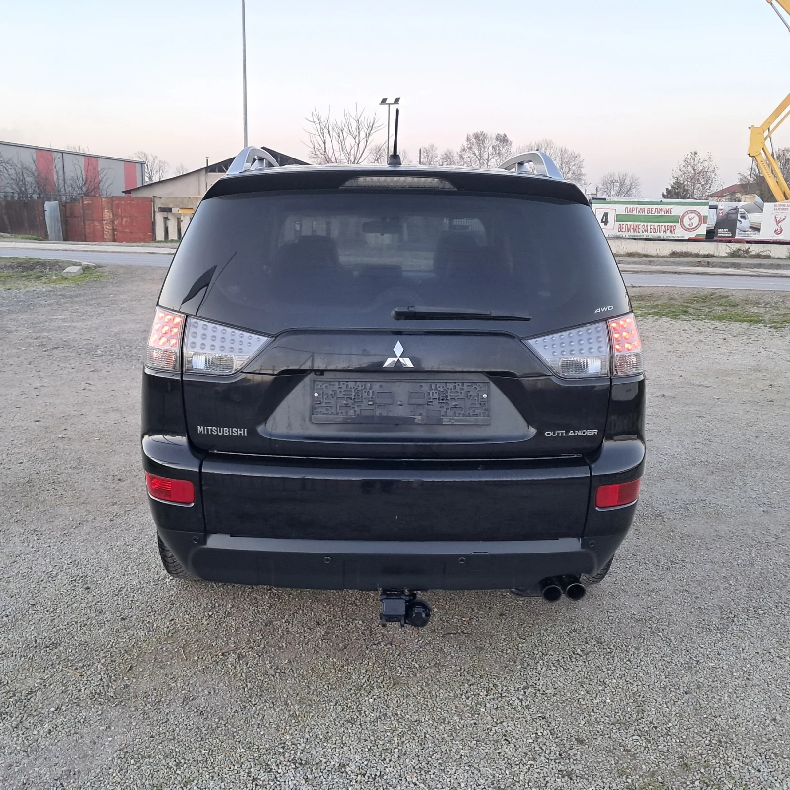 Mitsubishi Outlander 2.0DID, 4WD, 7m - изображение 3