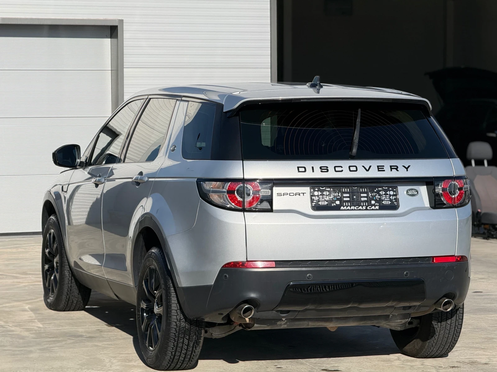 Land Rover Discovery 2.0D* 4x4 * ТОП СЪСТОЯНИЕ*  РЕГИСТРИРАН * ОБСЛУЖЕН - изображение 6