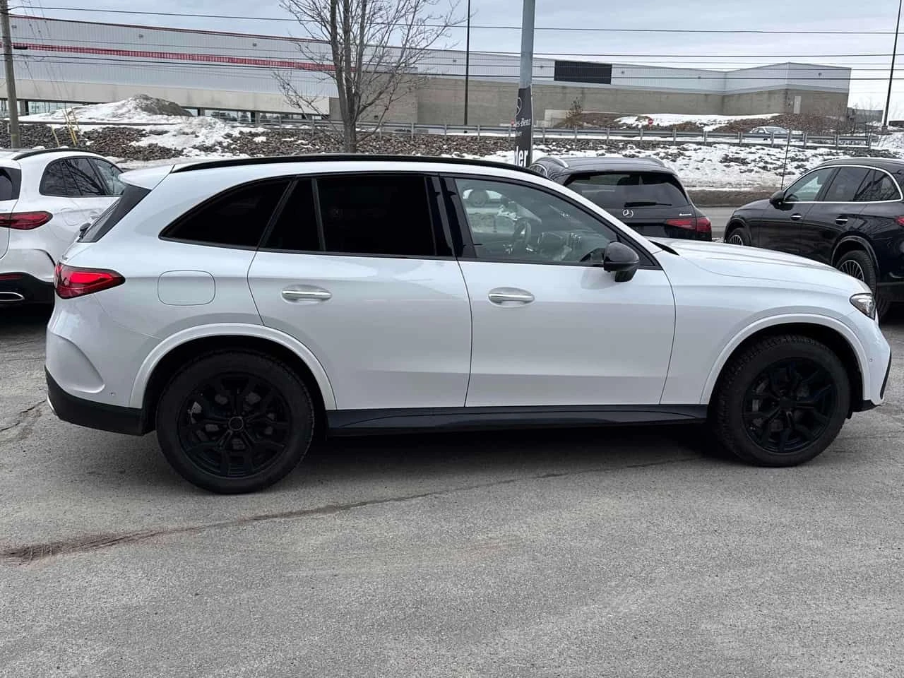 Mercedes-Benz GLC * 300 * CARFAX * ЦЕНА ДО БГ, снимка 3 - Автомобили и джипове - 53792567