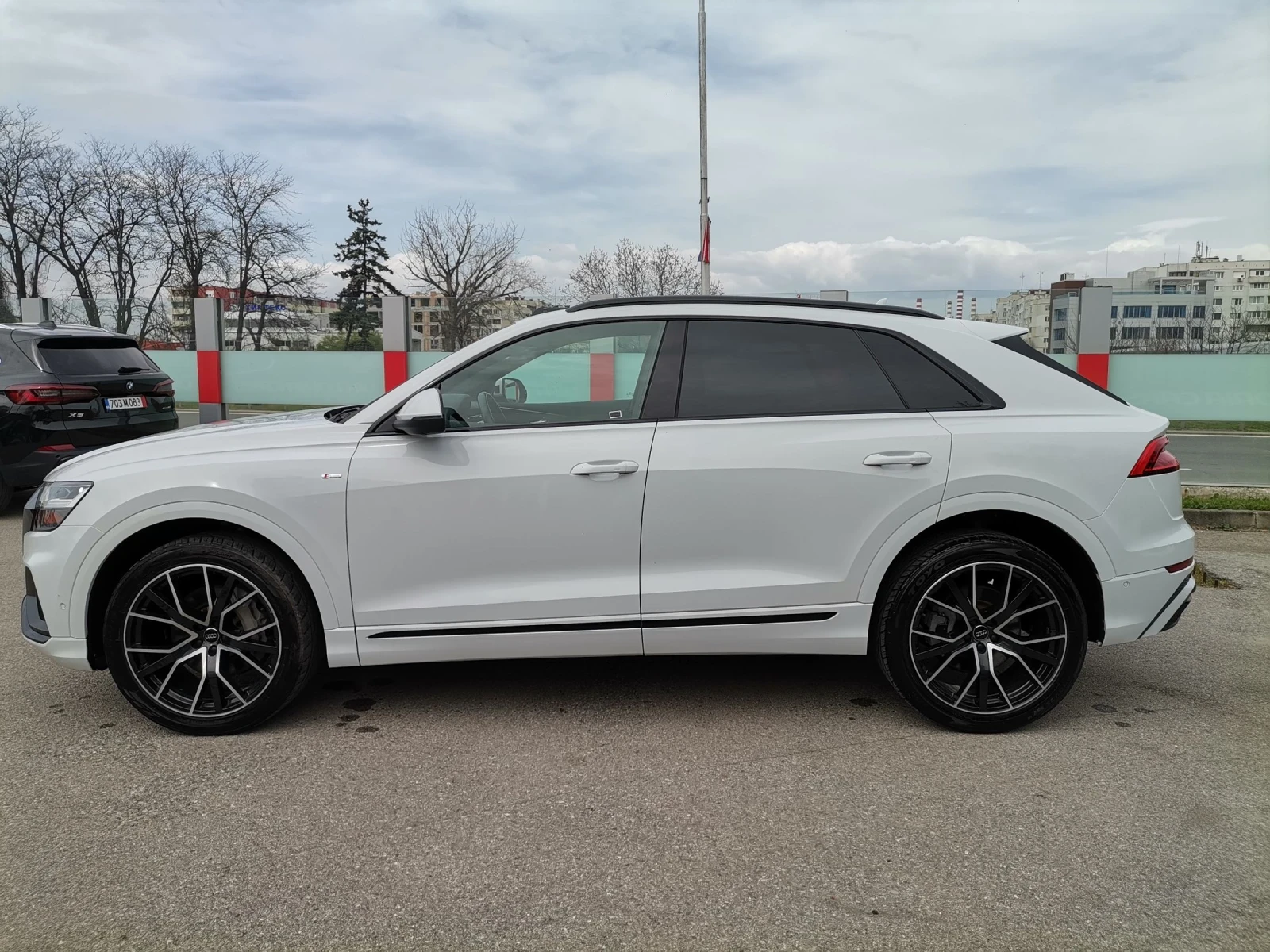 Audi Q8 55TFSI/S-line/BlackOptic/360/100хил.км , снимка 8 - Автомобили и джипове - 54285297