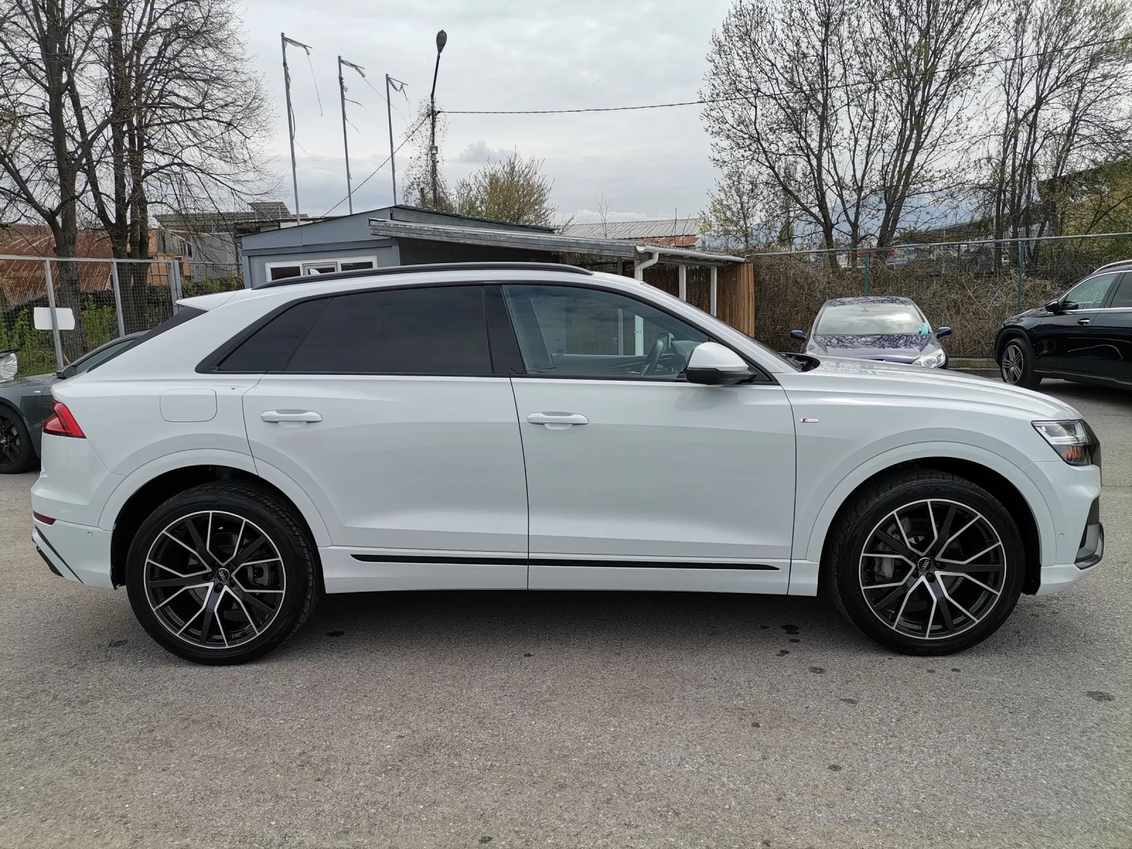 Audi Q8 55TFSI/S-line/BlackOptic/360/100хил.км , снимка 4 - Автомобили и джипове - 54285297