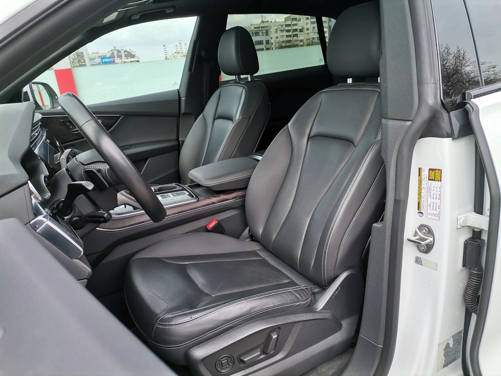 Audi Q8 55TFSI/S-line/BlackOptic/360/100хил.км , снимка 11 - Автомобили и джипове - 54285297