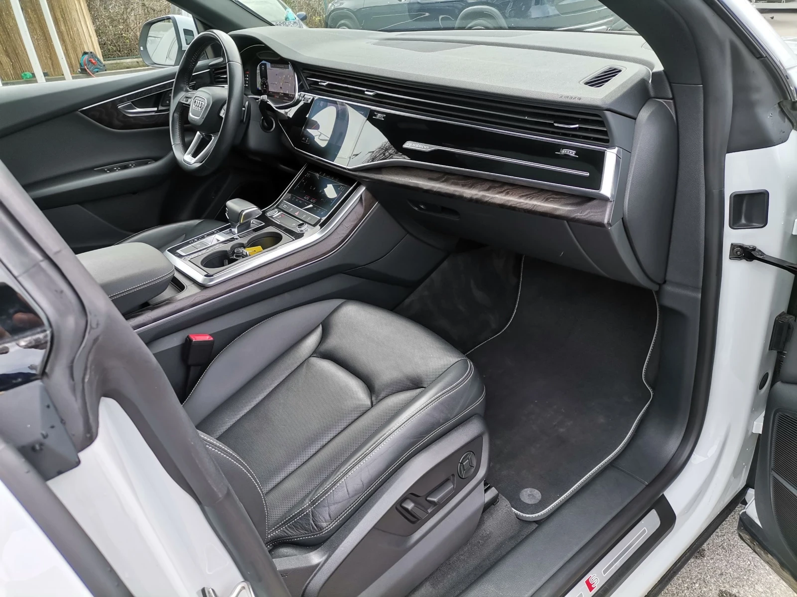 Audi Q8 55TFSI/S-line/BlackOptic/360/100хил.км , снимка 10 - Автомобили и джипове - 54285297