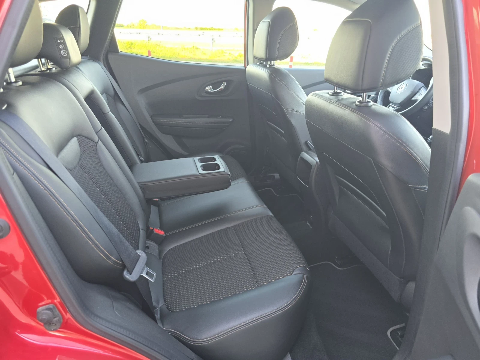 Renault Kadjar 1.2TCe/4-Цилиндъра/ЕВРО6, снимка 11 - Автомобили и джипове - 54306923