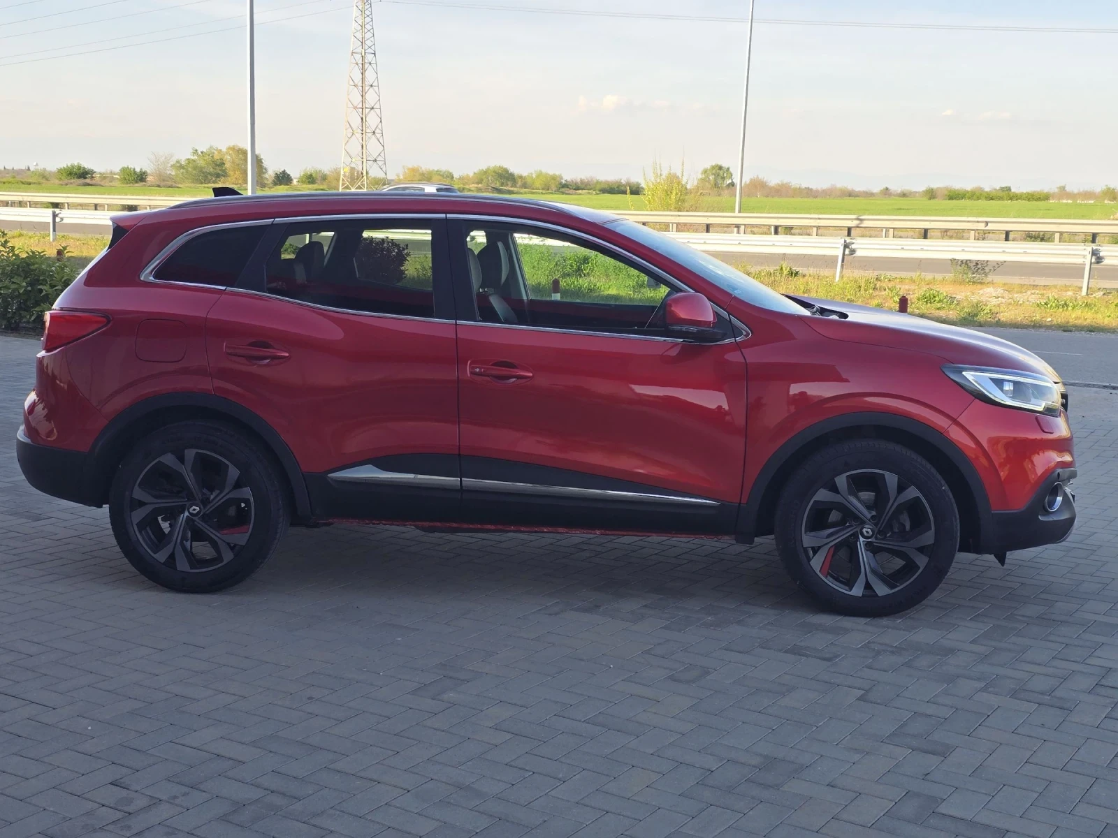 Renault Kadjar 1.2TCe/4-Цилиндъра/ЕВРО6, снимка 4 - Автомобили и джипове - 54306923