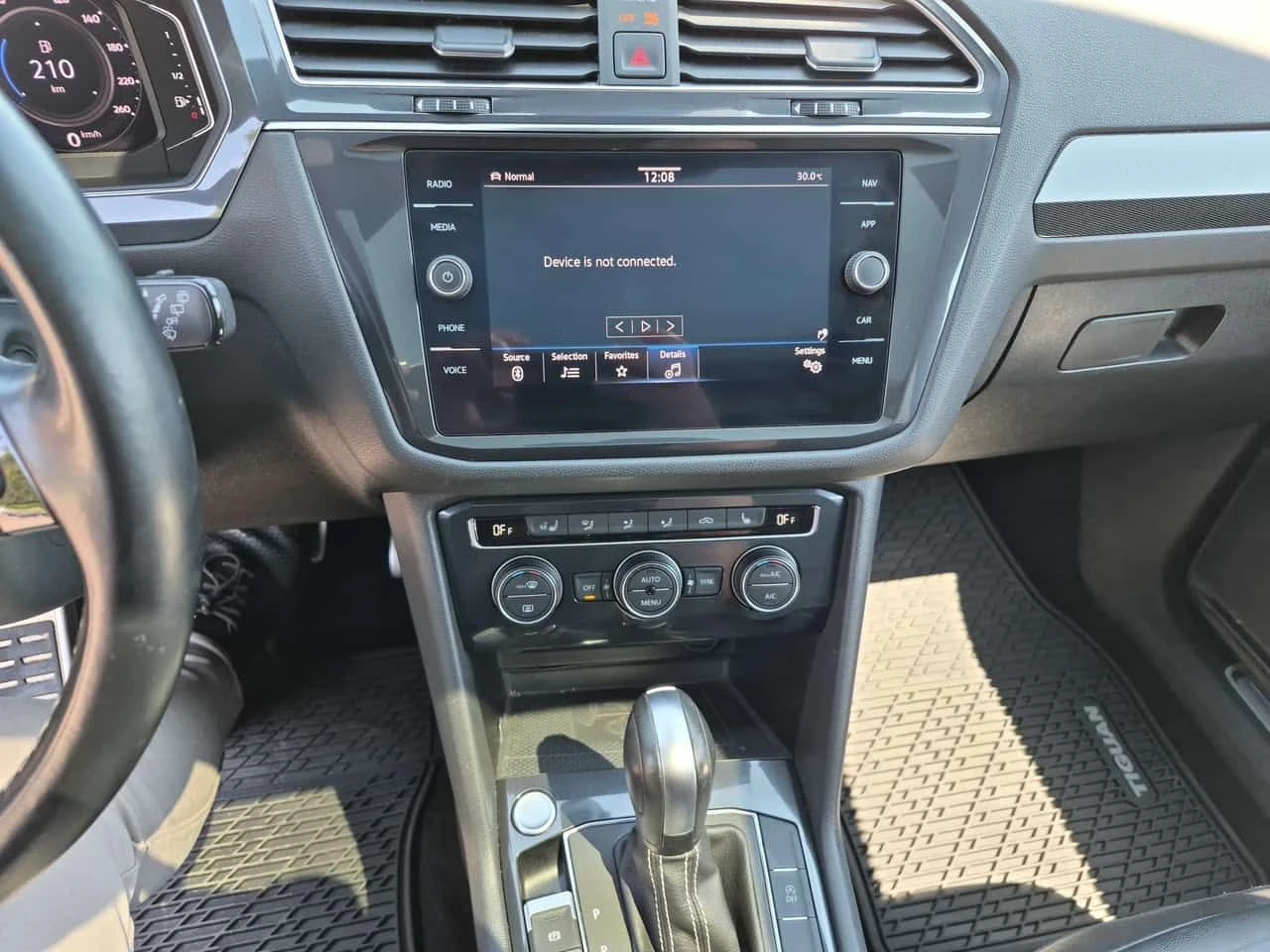 VW Tiguan * Highline * АВТОКРЕДИТ БЕЗ ПЪРВОНАЧАЛНА ВНОСКА* , снимка 9 - Автомобили и джипове - 55680116