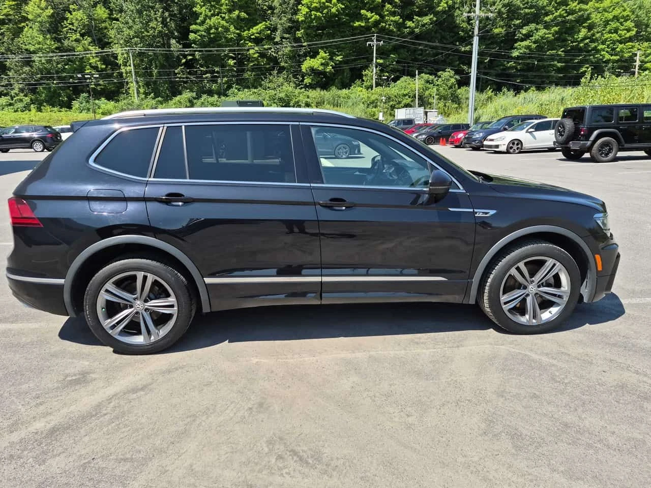 VW Tiguan * Highline * АВТОКРЕДИТ БЕЗ ПЪРВОНАЧАЛНА ВНОСКА* , снимка 3 - Автомобили и джипове - 55680116