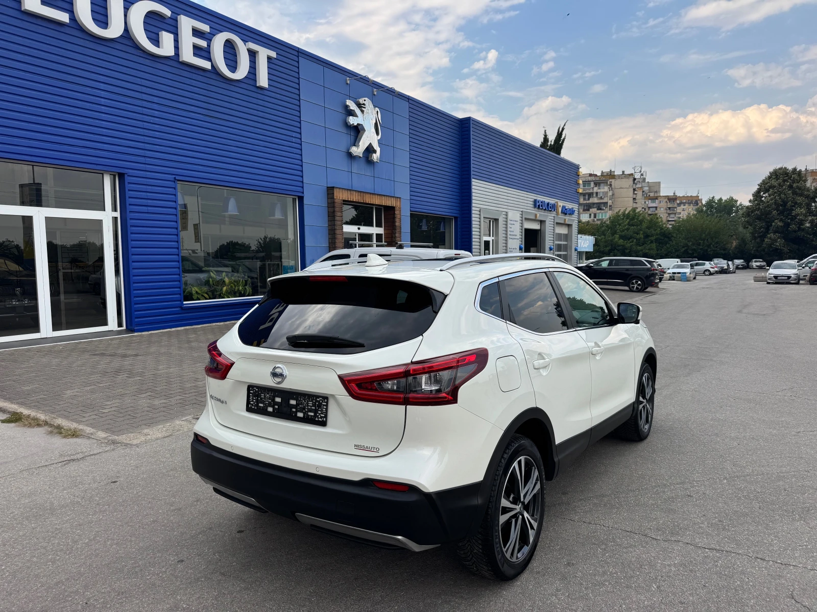 Nissan Qashqai 1.5 dci 110kc N-Coneccta Панорама, снимка 5 - Автомобили и джипове - 55707976