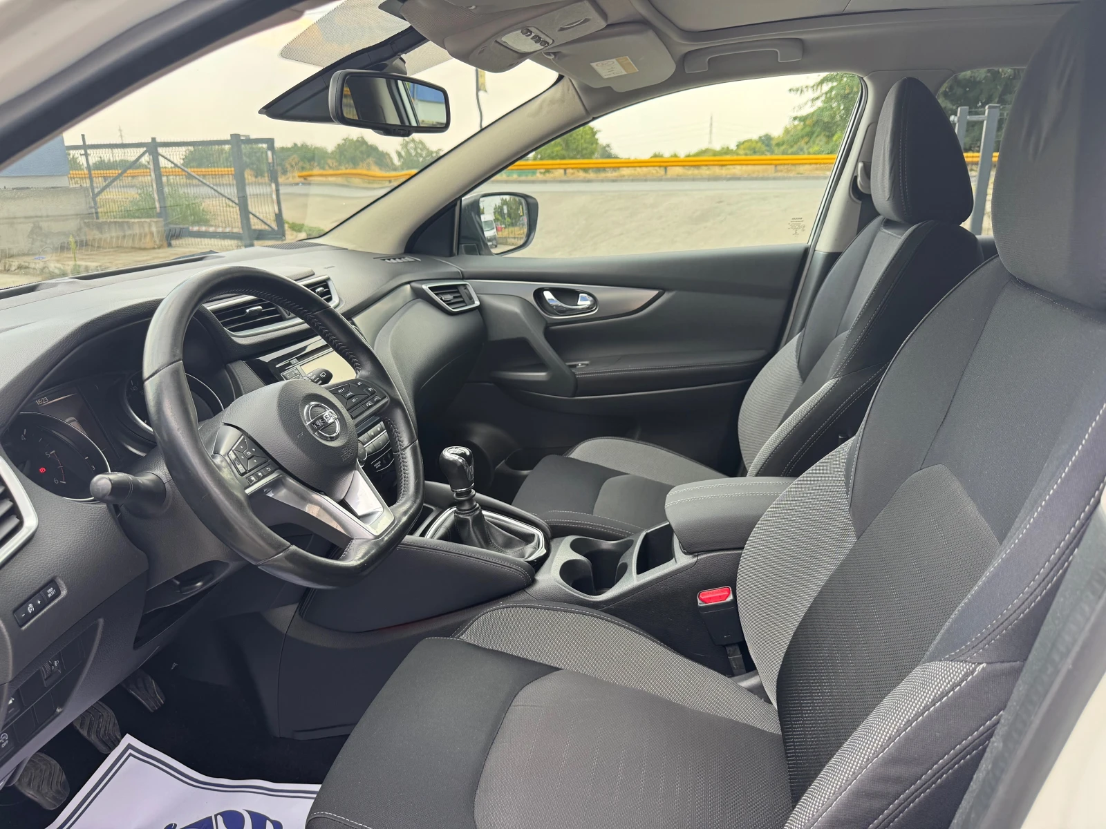 Nissan Qashqai 1.5 dci 110kc N-Coneccta Панорама, снимка 10 - Автомобили и джипове - 55707976