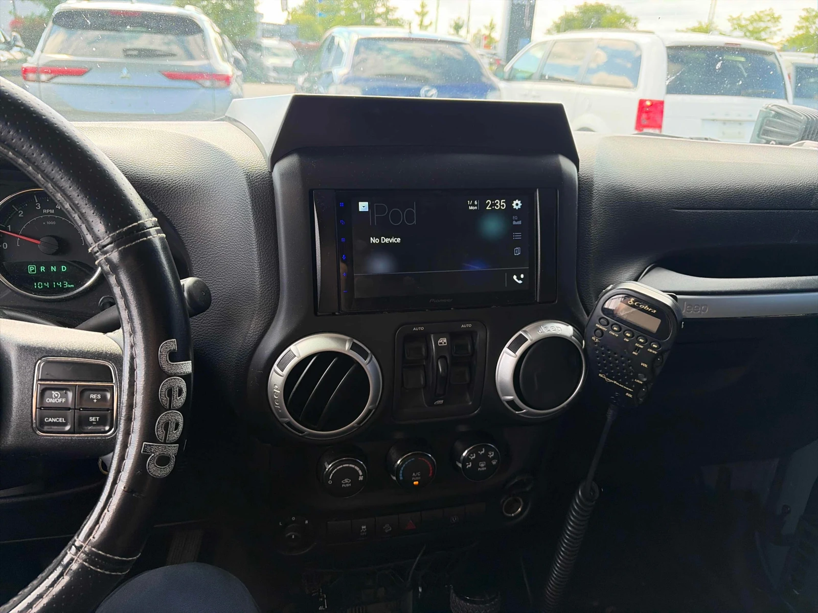 Jeep Wrangler * Sahara * АВТОКРЕДИТ БЕЗ ПЪРВОНАЧАЛНА ВНОСКА* , снимка 9 - Автомобили и джипове - 55898981