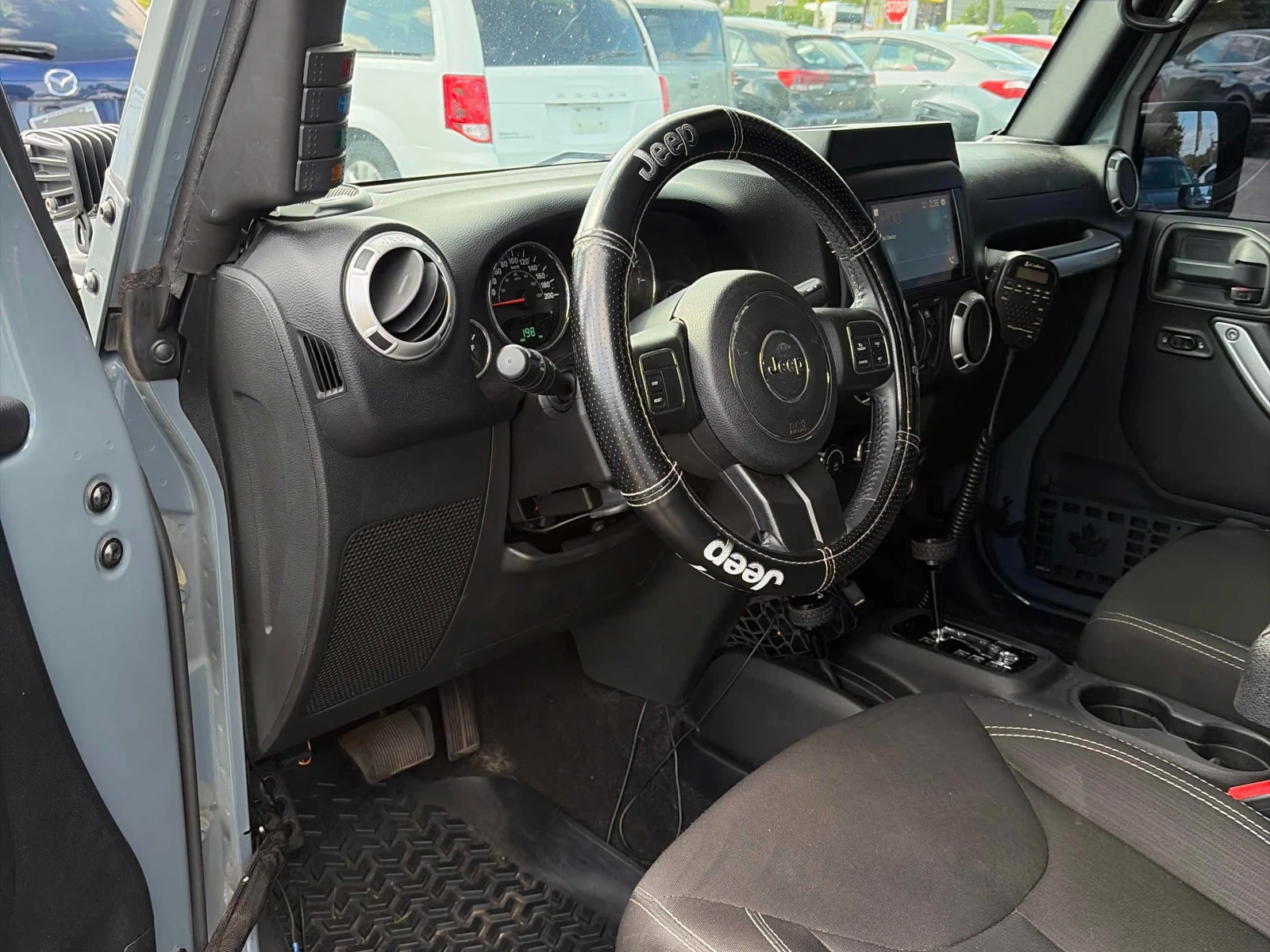 Jeep Wrangler * Sahara * АВТОКРЕДИТ БЕЗ ПЪРВОНАЧАЛНА ВНОСКА* , снимка 5 - Автомобили и джипове - 55898981
