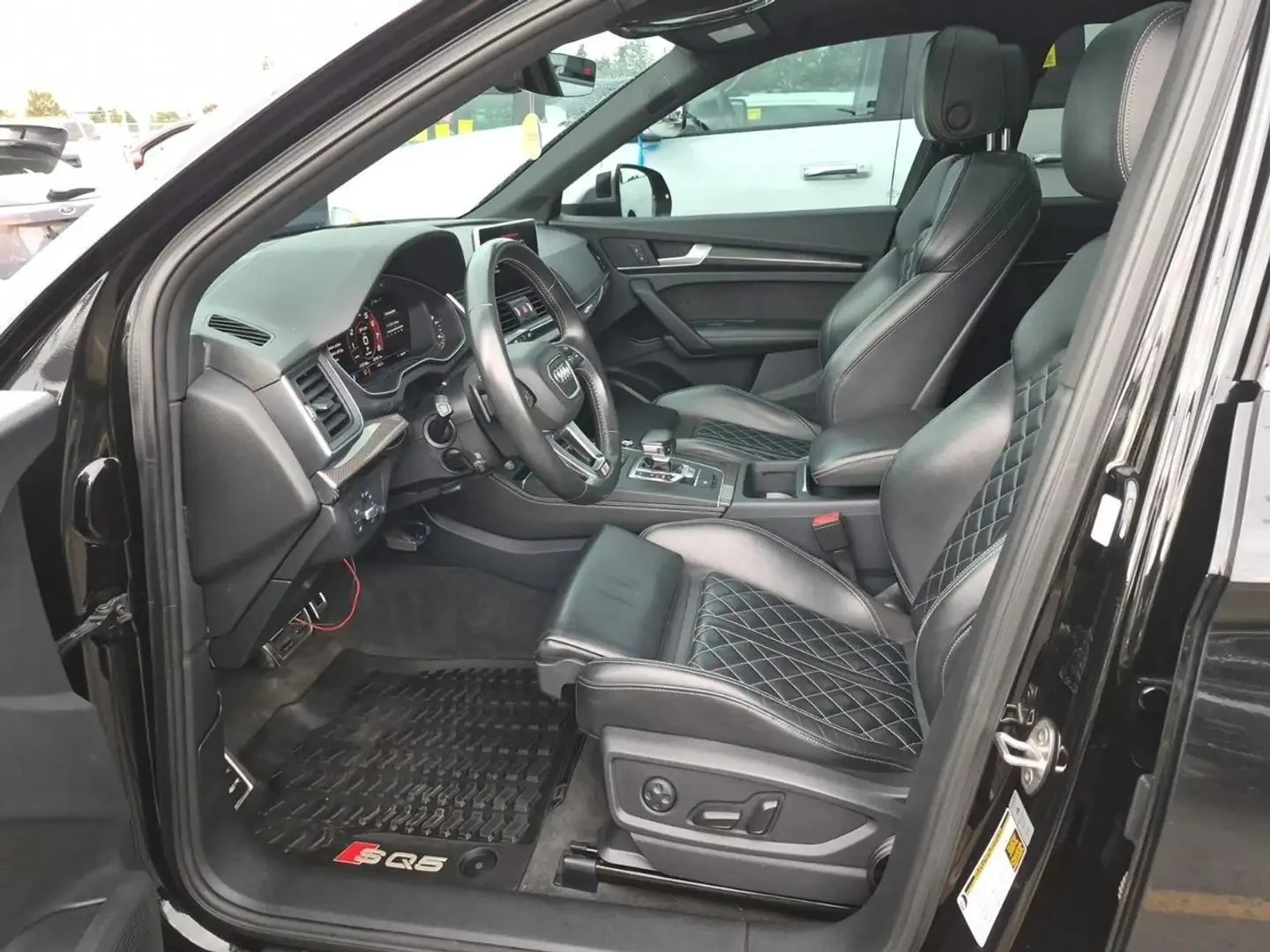 Audi SQ5 Technik QUATTRO | 354HP| NAVI| PANO| CAM| , снимка 3 - Автомобили и джипове - 56129538