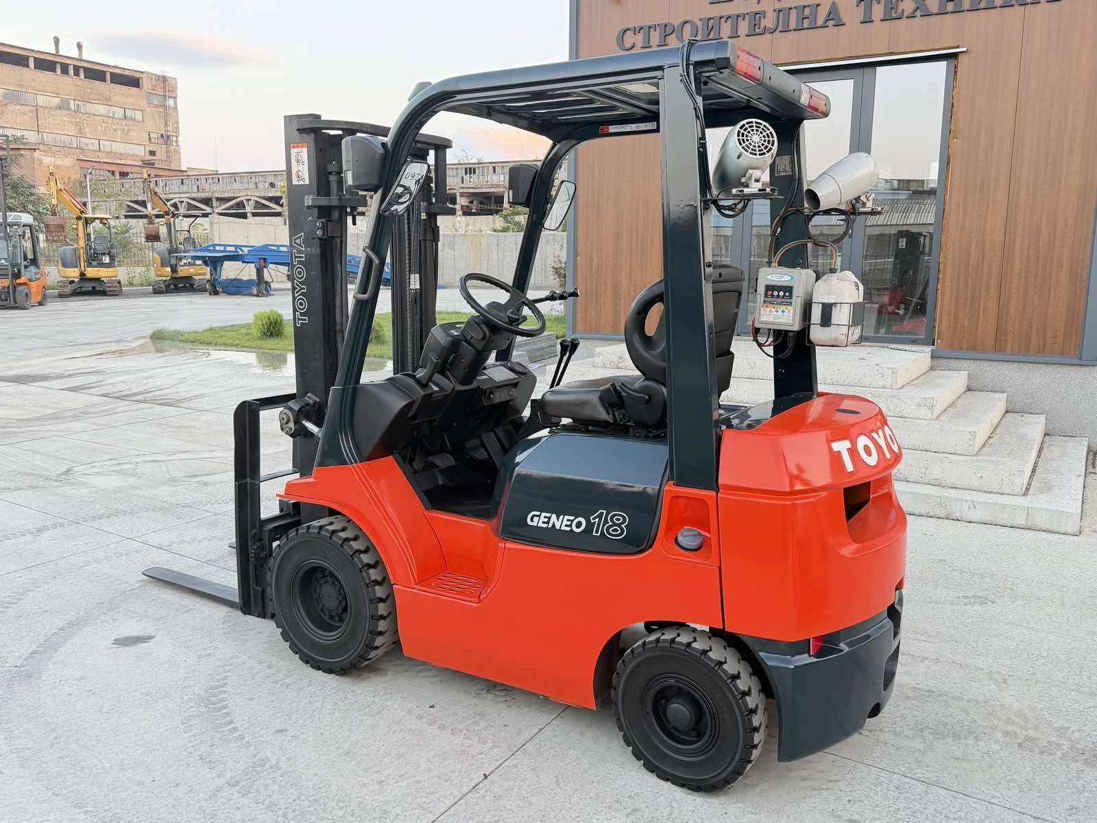 Мотокар Toyota 1.8тона* ИЗРАВНИТЕЛ* ПАРНО+ КЛИМАТИК* КАТО НОВ* , снимка 3 - Индустриална техника - 55830556