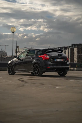 Ford Focus ST Turbo, снимка 4