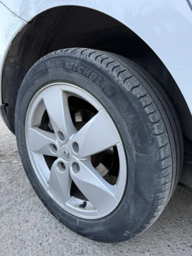 Renault Megane - 2800 € / 5476.32 лв. - 15064791 11