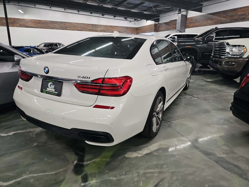 BMW 740 i M SPORT LINE * DIGITAL* ФИКС ЦЕНА !, снимка 4 - Автомобили и джипове - 48954078