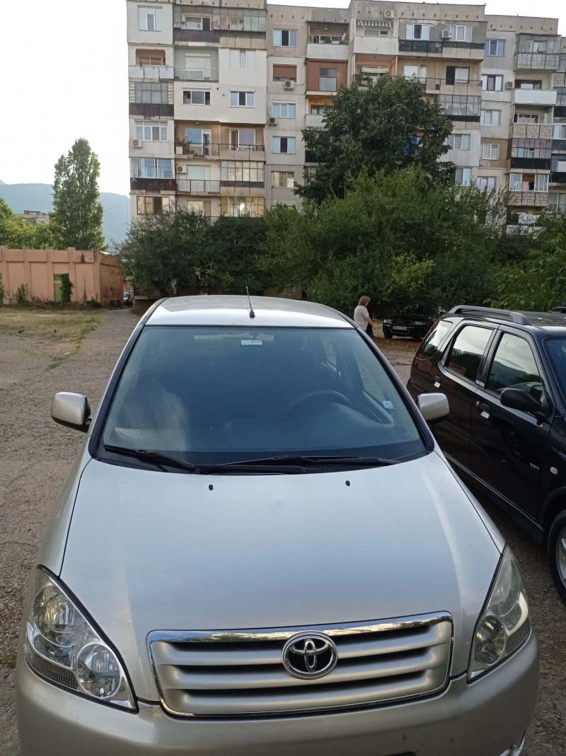 Toyota Avensis verso, снимка 2 - Автомобили и джипове - 48995397