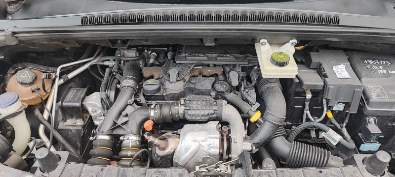 Peugeot 3008 1.6HDI, снимка 11 - Автомобили и джипове - 51506782