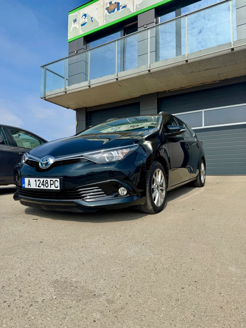 Toyota Auris 1.8 - Hybrid, снимка 3 - Автомобили и джипове - 52646063