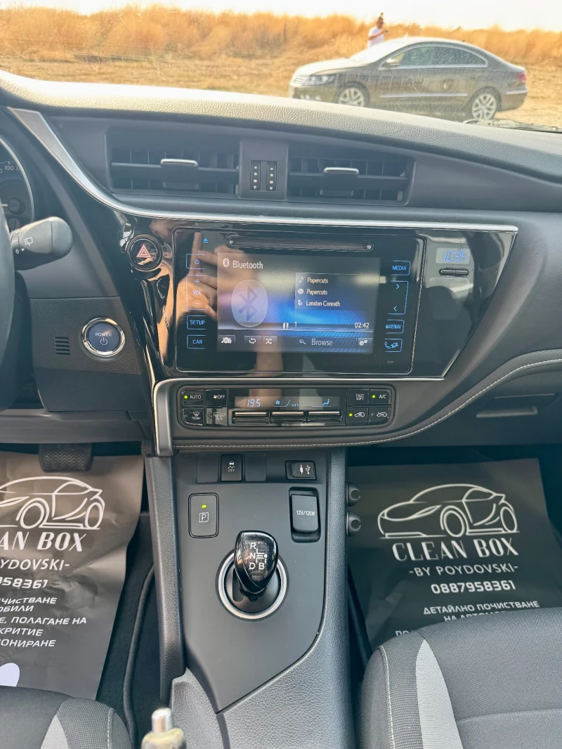 Toyota Auris 1.8 - Hybrid, снимка 8 - Автомобили и джипове - 52646063