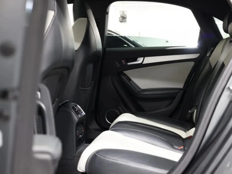 Audi S4 Bang&olufsen* Keyless* , снимка 15 - Автомобили и джипове - 52317630