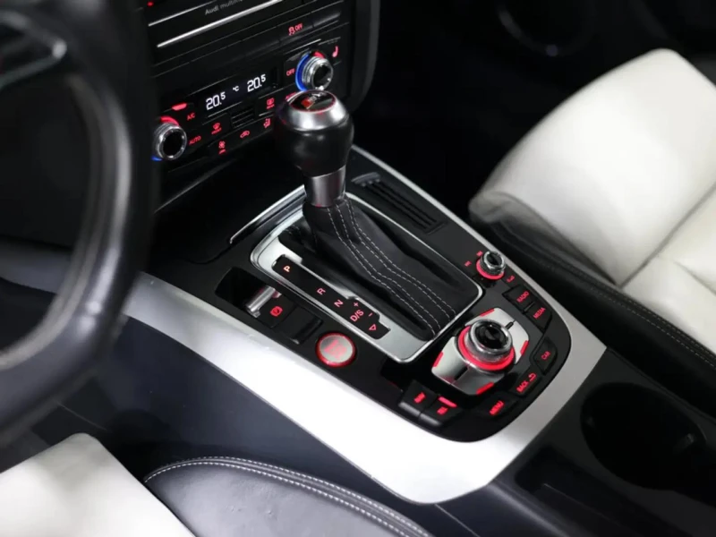 Audi S4 Bang&olufsen* Keyless* , снимка 12 - Автомобили и джипове - 52317630