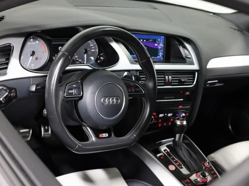 Audi S4 Bang&olufsen* Keyless* , снимка 6 - Автомобили и джипове - 52317630