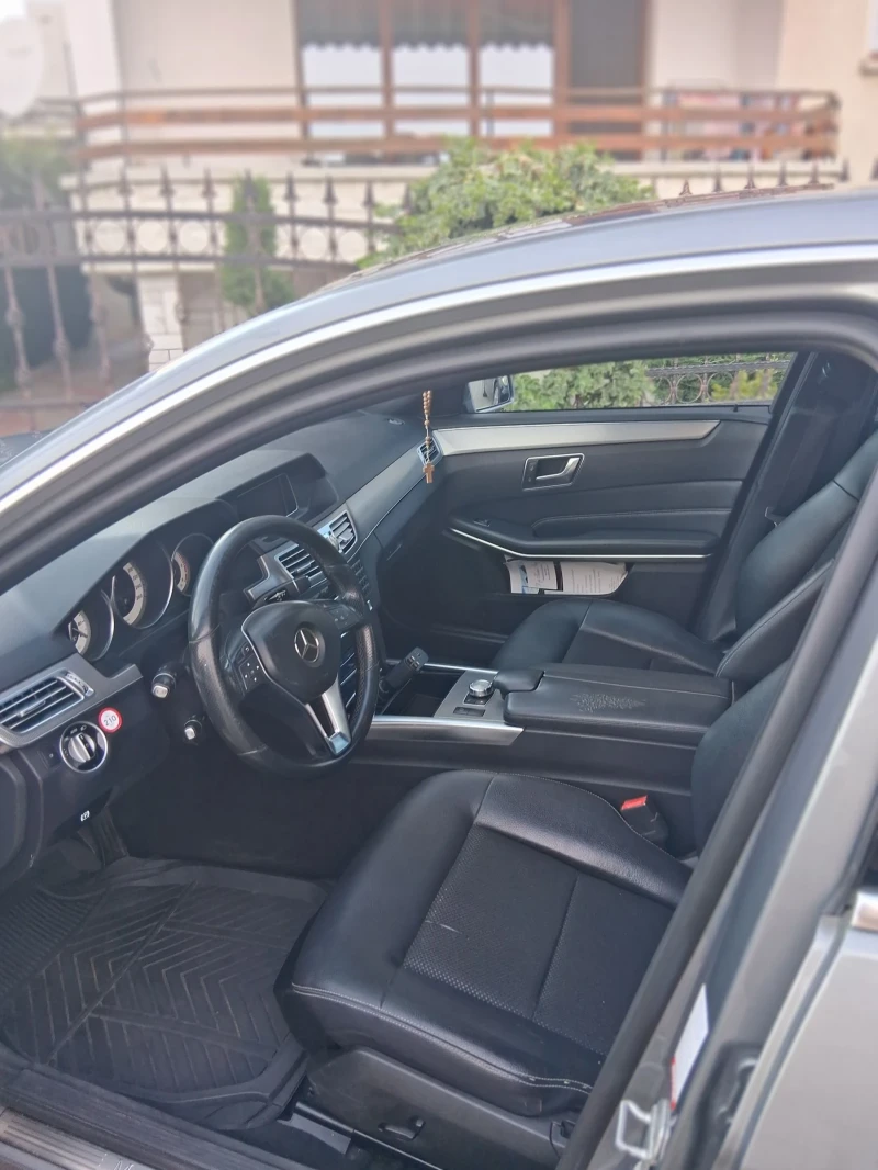 Mercedes-Benz E 200, снимка 7 - Автомобили и джипове - 52837148