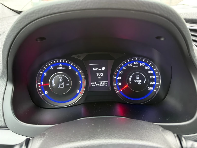 Hyundai I40 2.0i Швейцария, снимка 13 - Автомобили и джипове - 52558613