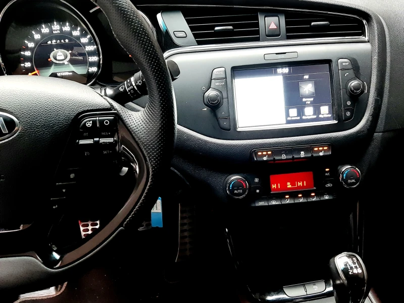 Kia Ceed GT&#39;Line ! 1.0Turbo ! ! ! , снимка 13 - Автомобили и джипове - 52683175