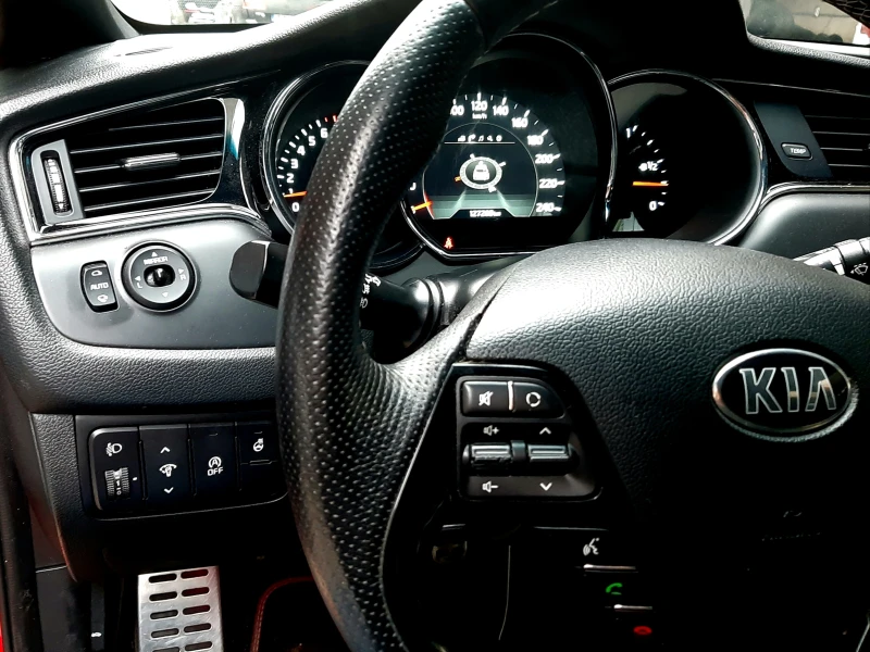 Kia Ceed GT&#39;Line ! 1.0Turbo ! ! ! , снимка 12 - Автомобили и джипове - 52683175