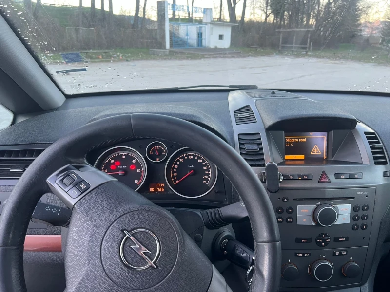 Opel Zafira Opel Zafira 1.9 CDTI, снимка 8 - Автомобили и джипове - 52866528